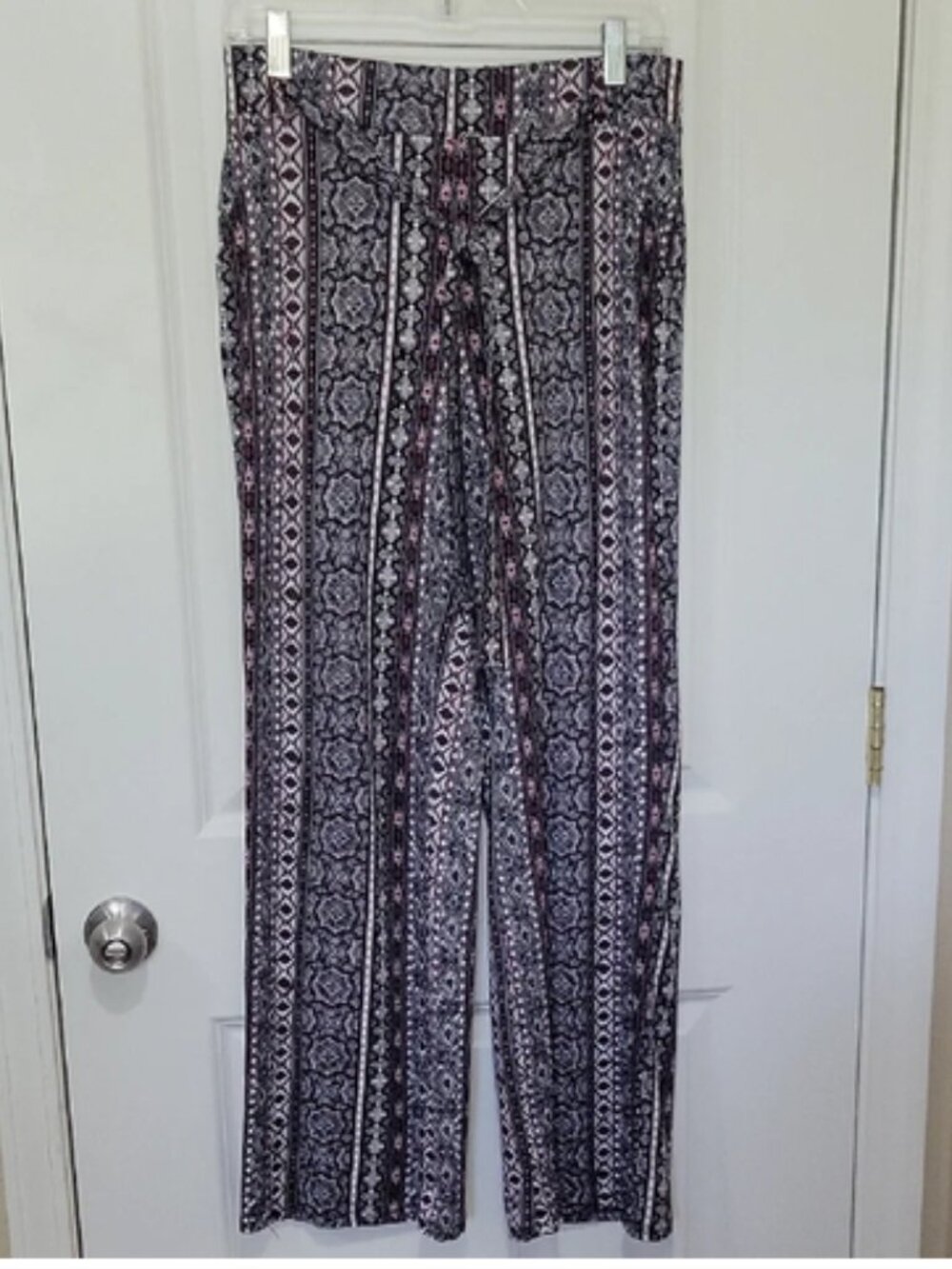 Studio 253 Black/White/Grey/Mauve Stretch Geometric Cozy Cute Pants w/deco Tie S
